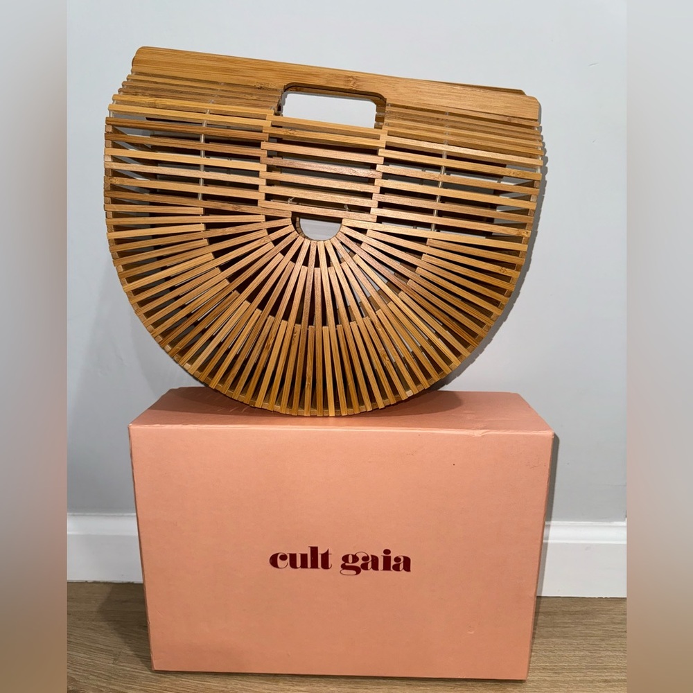 Large Cult Gaia Arc bag.  Barely used and in great condition with original box.